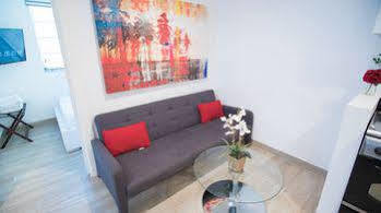 Collins 3*