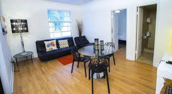 Collins Hotel 3*